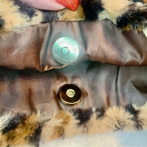 Leopard Crossbody Faux Fur Brown Tan Black Animal Print Super Soft Snap Close - Picture 12 of 15